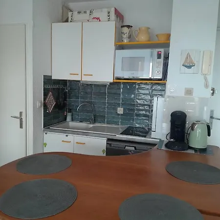 Joli Avec Piscine Et Du Grazel A 180m Lejlighed Gruissan