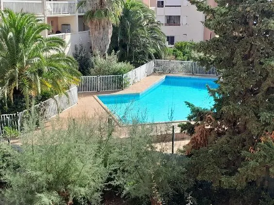 Joli Appartement Climatise Residence Avec Piscine Et Plage Du Grazel A 180M דירה גרואיסאן