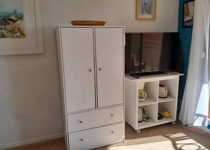 Joli Appartement Climatise Residence Avec Piscine Et Plage Du Grazel A 180M דירה