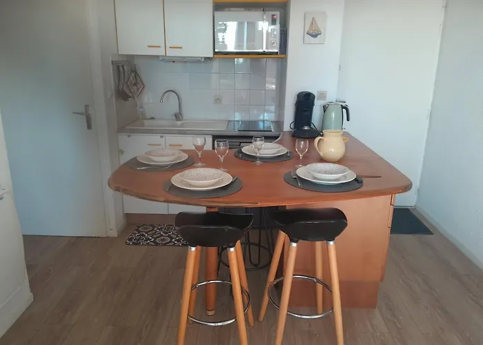 דירה Joli Appartement Climatise Residence Avec Piscine Et Plage Du Grazel A 180M *