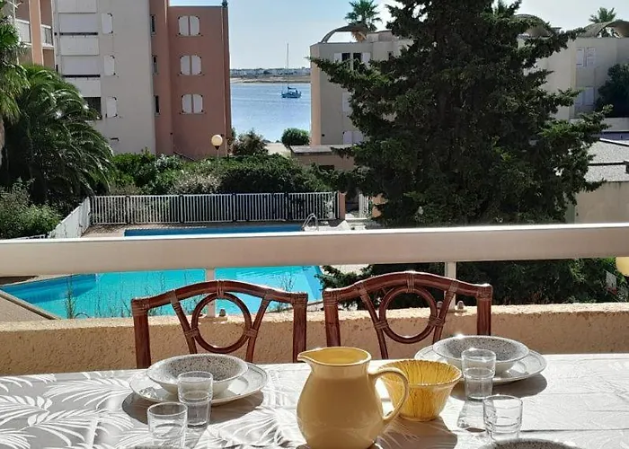Joli Appartement Climatise Residence Avec Piscine Et Plage Du Grazel A 180M דירה גרואיסאן
