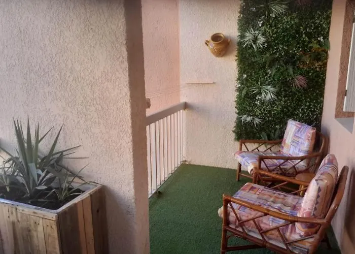 Joli Appartement Climatise Residence Avec Piscine Et Plage Du Grazel A 180M דירה גרואיסאן