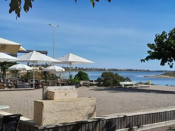 Joli Appartement Climatise Residence Avec Piscine Et Plage Du Grazel A 180M דירה