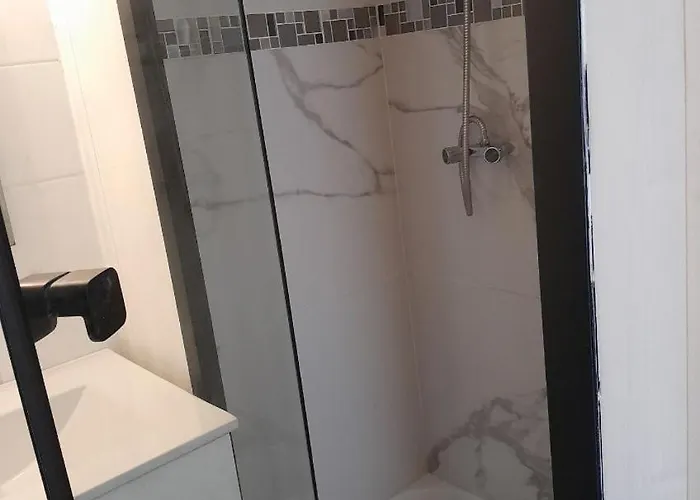 דירה Joli Appartement Climatise Residence Avec Piscine Et Plage Du Grazel A 180M *