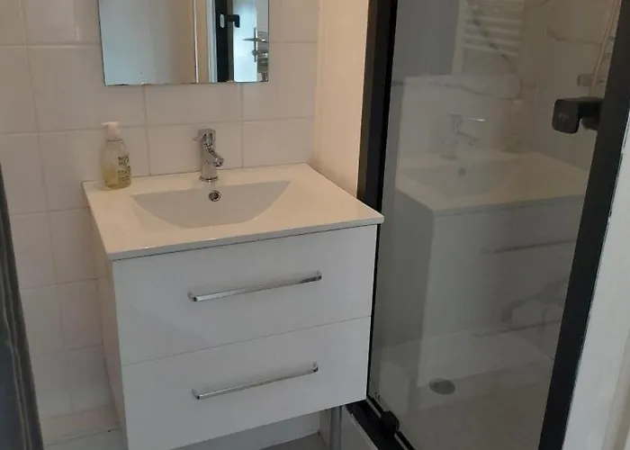 דירה Joli Appartement Climatise Residence Avec Piscine Et Plage Du Grazel A 180M